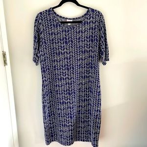 Bodycon midi Navy Chevron print dress